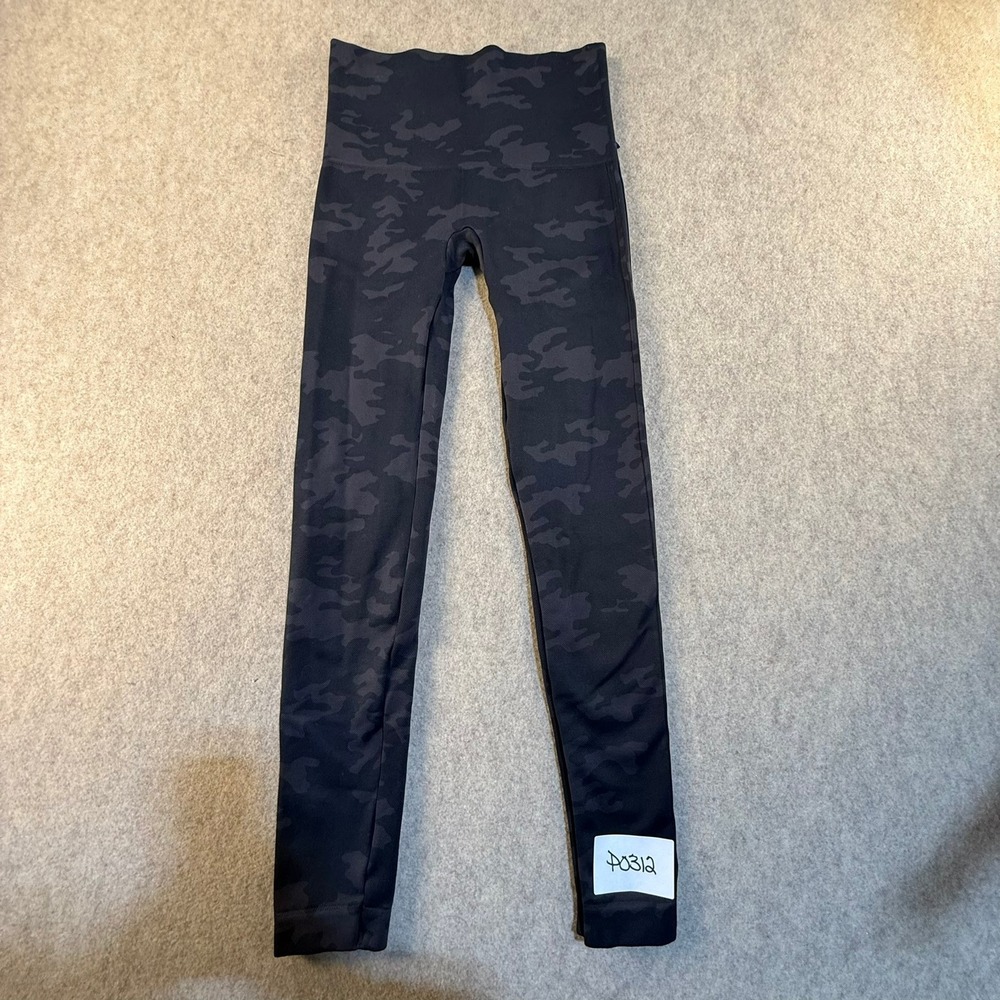 Spanx Look At Me Now Seamless Camo Leggings Black Camouflage High Waist Small